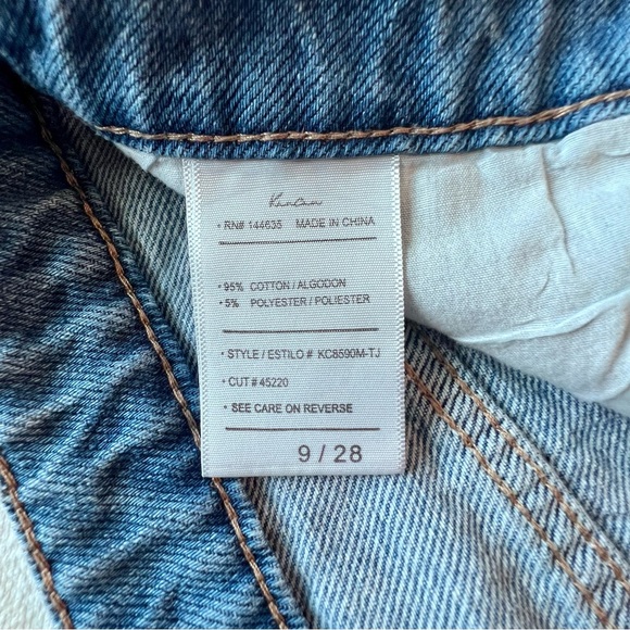 Kancan Porsha High Rise Button Fly Distressed Denim Shorts Medium Blue Sz 9/28 - Picture 6 of 9